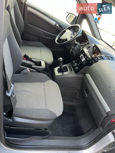 Минивэн Opel Zafira 2010 в Тернополе