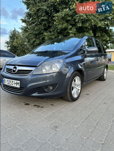Минивэн Opel Zafira 2010 в Миргороде