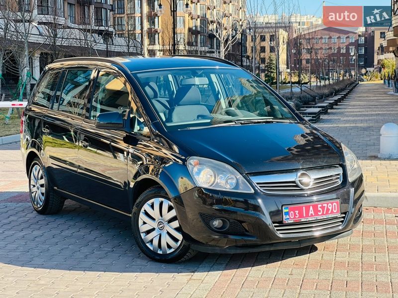 Минивэн Opel Zafira 2013 в Киеве