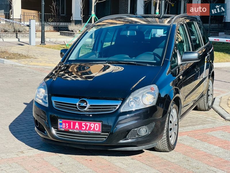 Минивэн Opel Zafira 2013 в Киеве