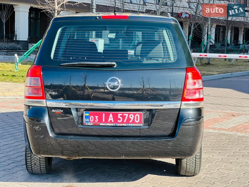 Минивэн Opel Zafira 2013 в Киеве