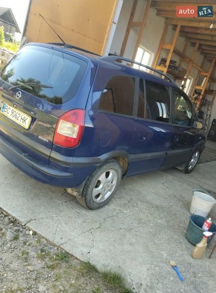Минивэн Opel Zafira 2003 в Дрогобыче