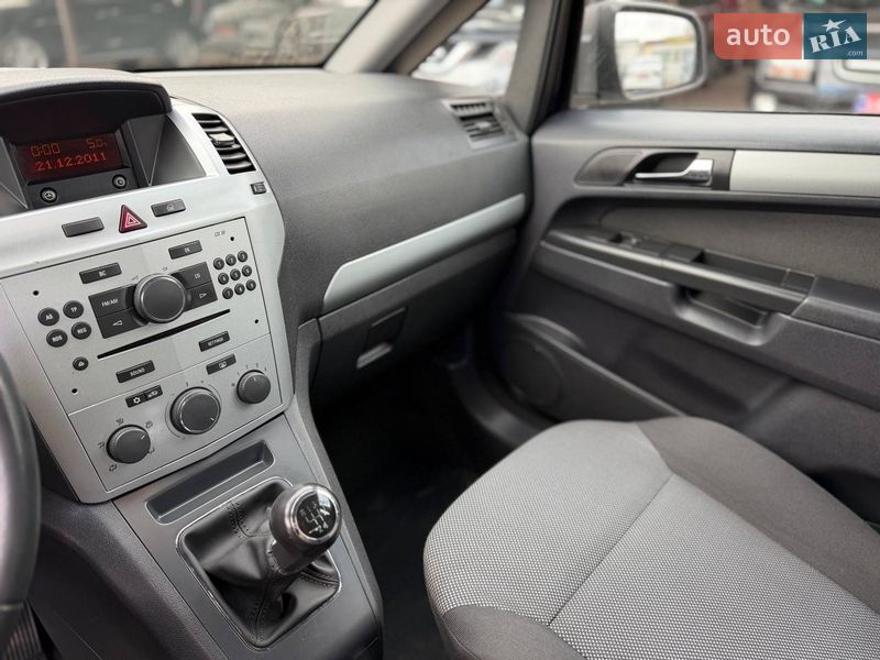 Микровэн Opel Zafira 2012 в Кривом Роге