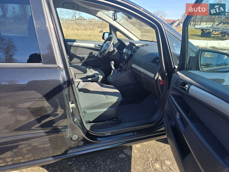 Минивэн Opel Zafira 2013 в Пирятине