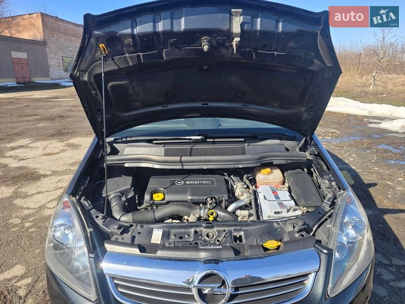 Минивэн Opel Zafira 2013 в Пирятине