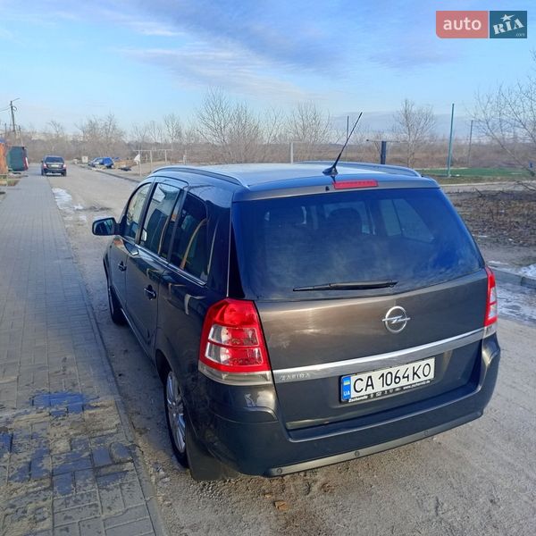 Минивэн Opel Zafira 2013 в Запорожье