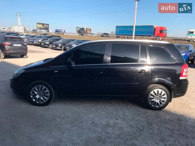 Минивэн Opel Zafira 2010 в Львове