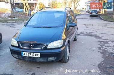 Минивэн Opel Zafira 2002 в Калуше