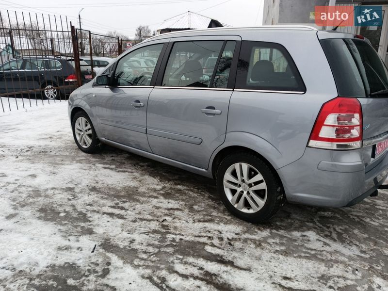 Минивэн Opel Zafira 2009 в Прилуках