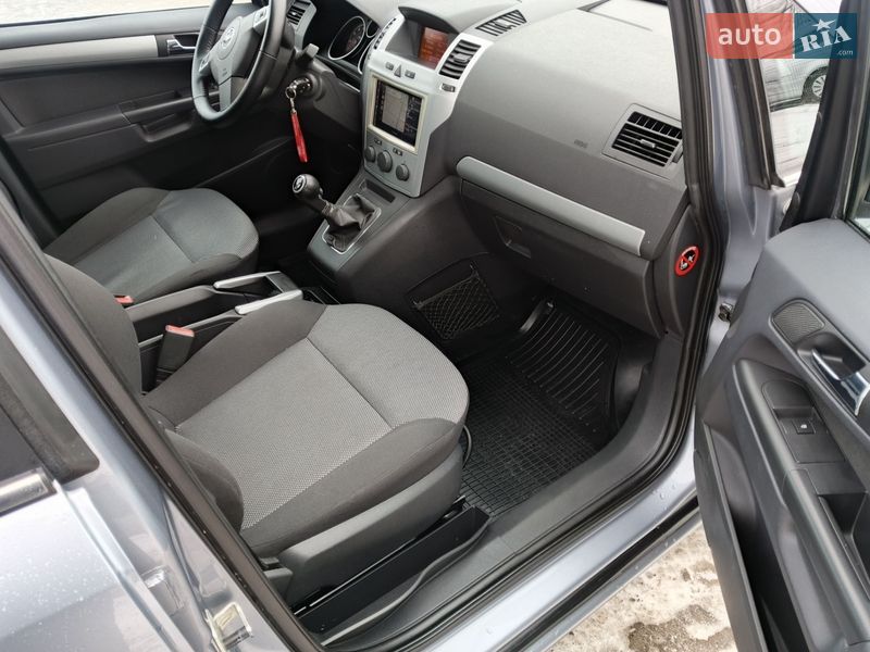 Минивэн Opel Zafira 2009 в Прилуках