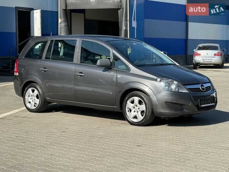 Минивэн Opel Zafira 2012 в Ровно