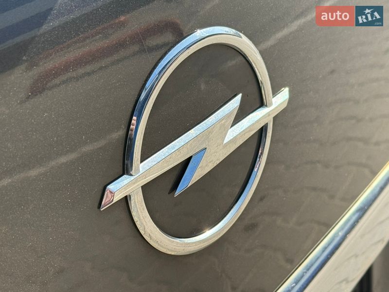 Минивэн Opel Zafira 2012 в Ровно