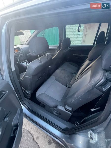 Минивэн Opel Zafira 2006 в Киеве