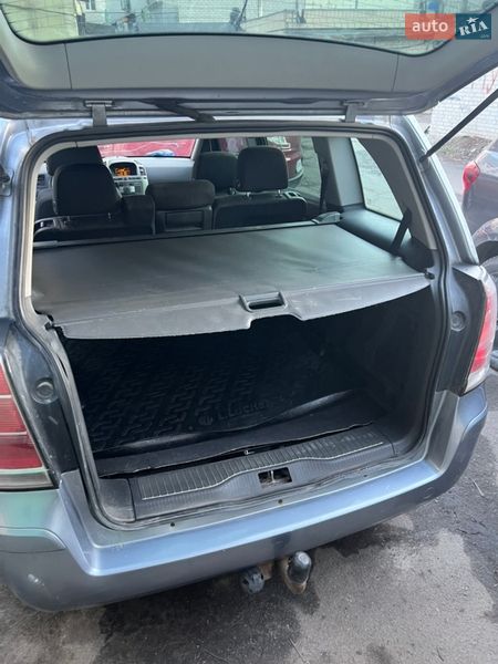 Минивэн Opel Zafira 2006 в Киеве