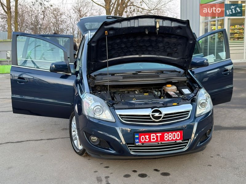 Минивэн Opel Zafira 2011 в Лубнах