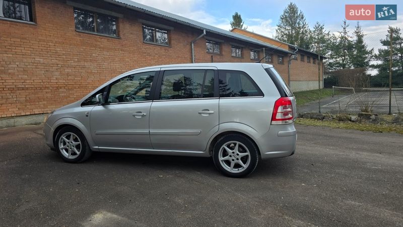 Минивэн Opel Zafira 2010 в Трускавце