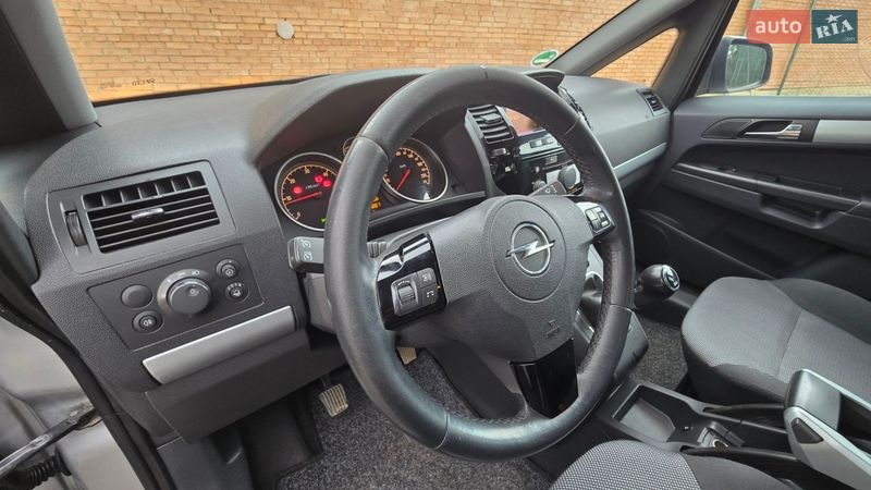Минивэн Opel Zafira 2010 в Трускавце