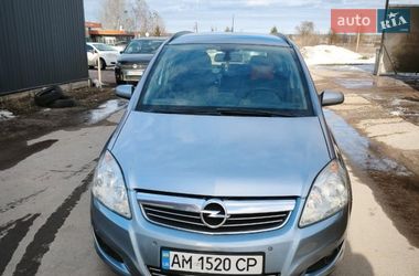 Минивэн Opel Zafira 2009 в Киеве