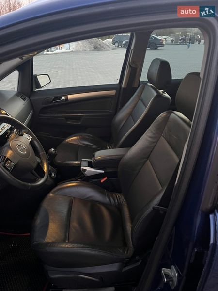 Минивэн Opel Zafira 2008 в Тернополе