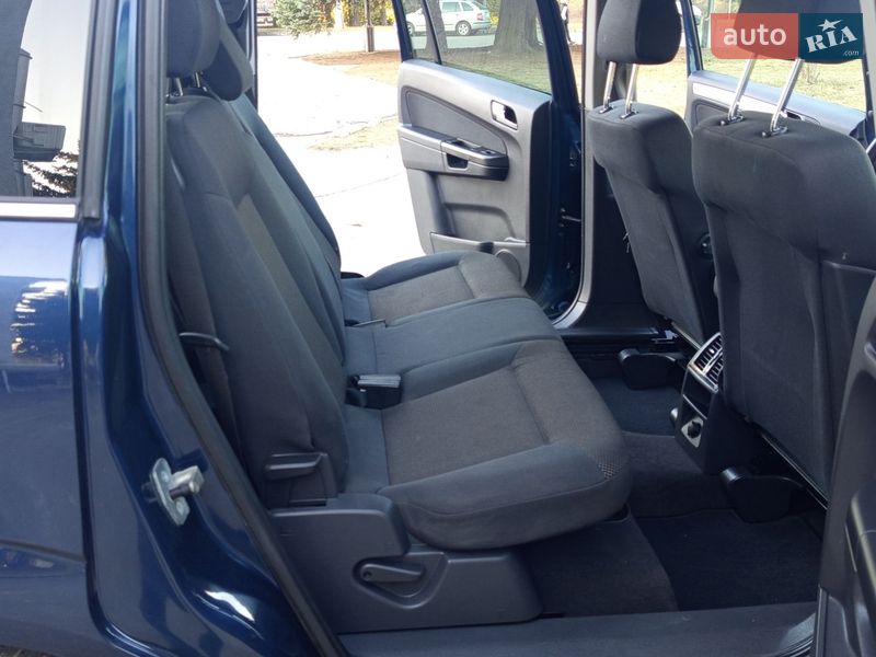 Минивэн Opel Zafira 2012 в Ровно