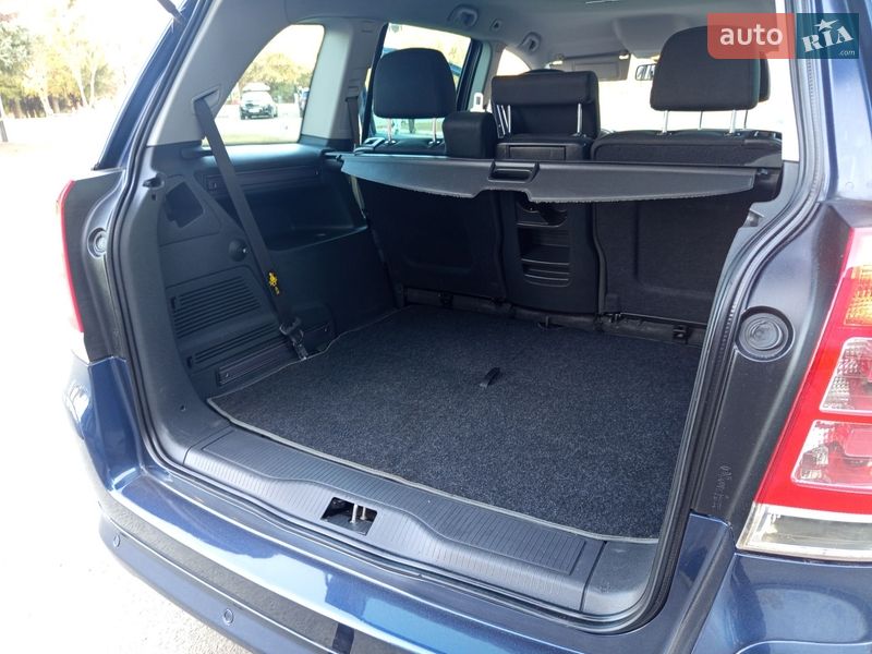 Минивэн Opel Zafira 2012 в Ровно