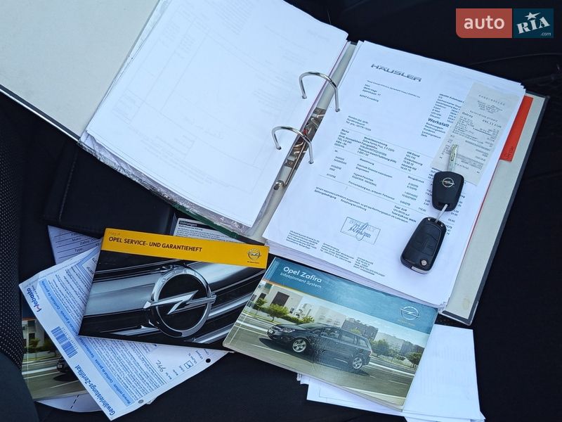 Минивэн Opel Zafira 2012 в Ровно