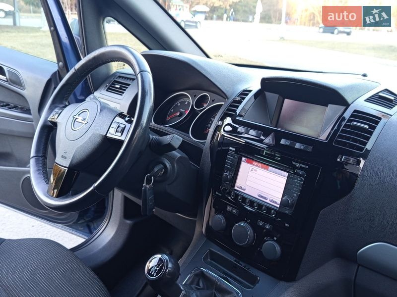 Минивэн Opel Zafira 2012 в Ровно