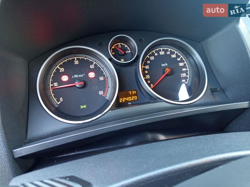 Минивэн Opel Zafira 2012 в Ровно