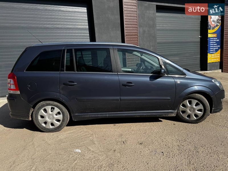 Минивэн Opel Zafira 2009 в Белой Церкви