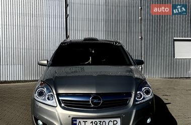 Мінівен Opel Zafira 2008 в Косові