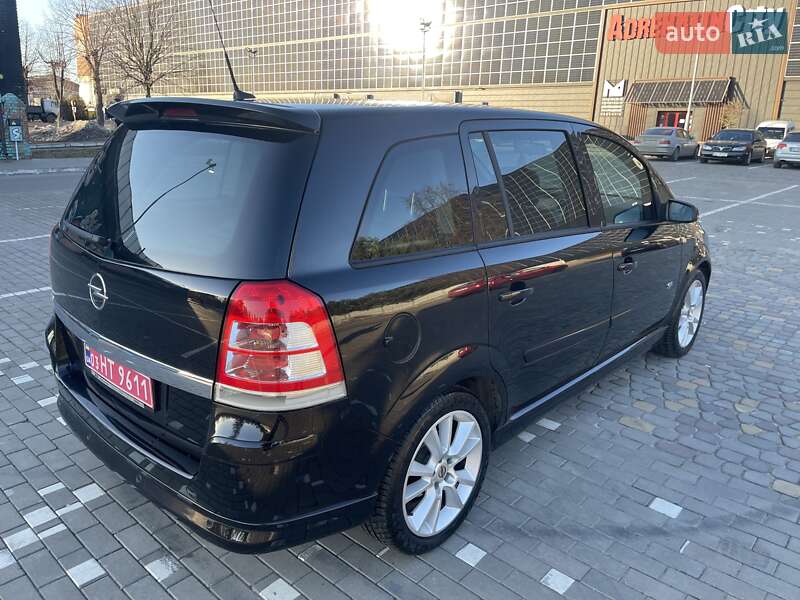 Минивэн Opel Zafira 2009 в Луцке