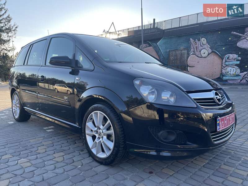 Минивэн Opel Zafira 2009 в Луцке