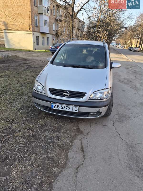 Минивэн Opel Zafira 2001 в Виннице