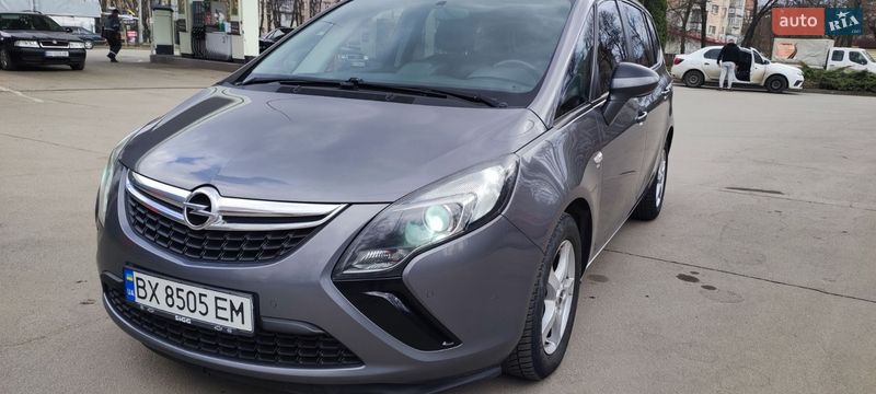 Opel Zafira 2016