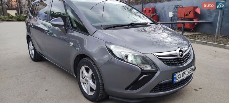 Opel Zafira 2016