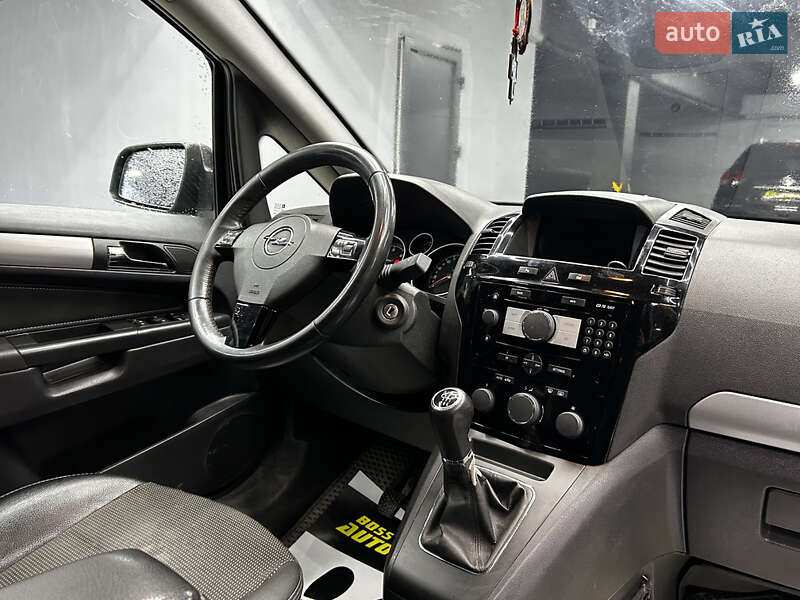 Минивэн Opel Zafira 2011 в Черновцах