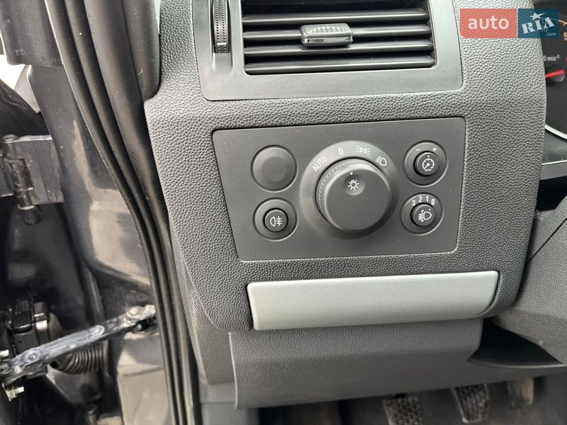 Минивэн Opel Zafira 2010 в Хороле