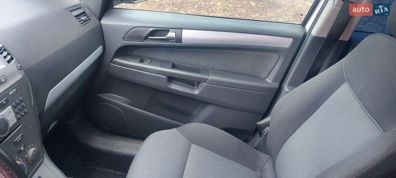 Минивэн Opel Zafira 2006 в Гожулах фото 10 Минивэн Opel Zafira 2006 в Гожулах