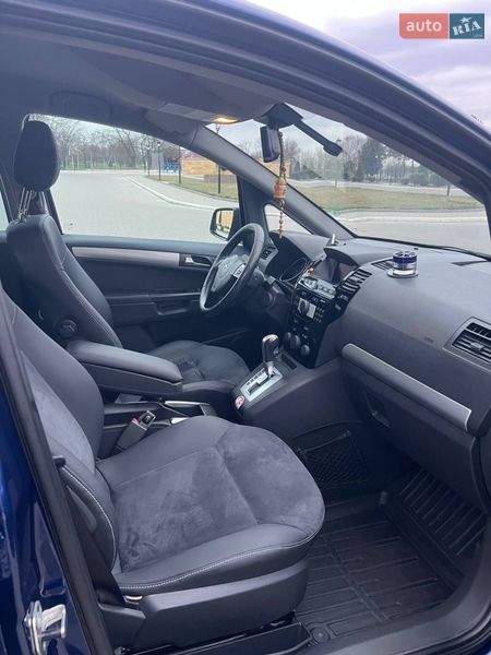 Мінівен Opel Zafira 2010 в Ізмаїлі