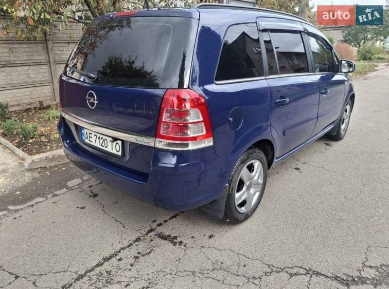 Минивэн Opel Zafira 2011 в Кривом Роге фото 3 Минивэн Opel Zafira 2011 в Кривом Роге