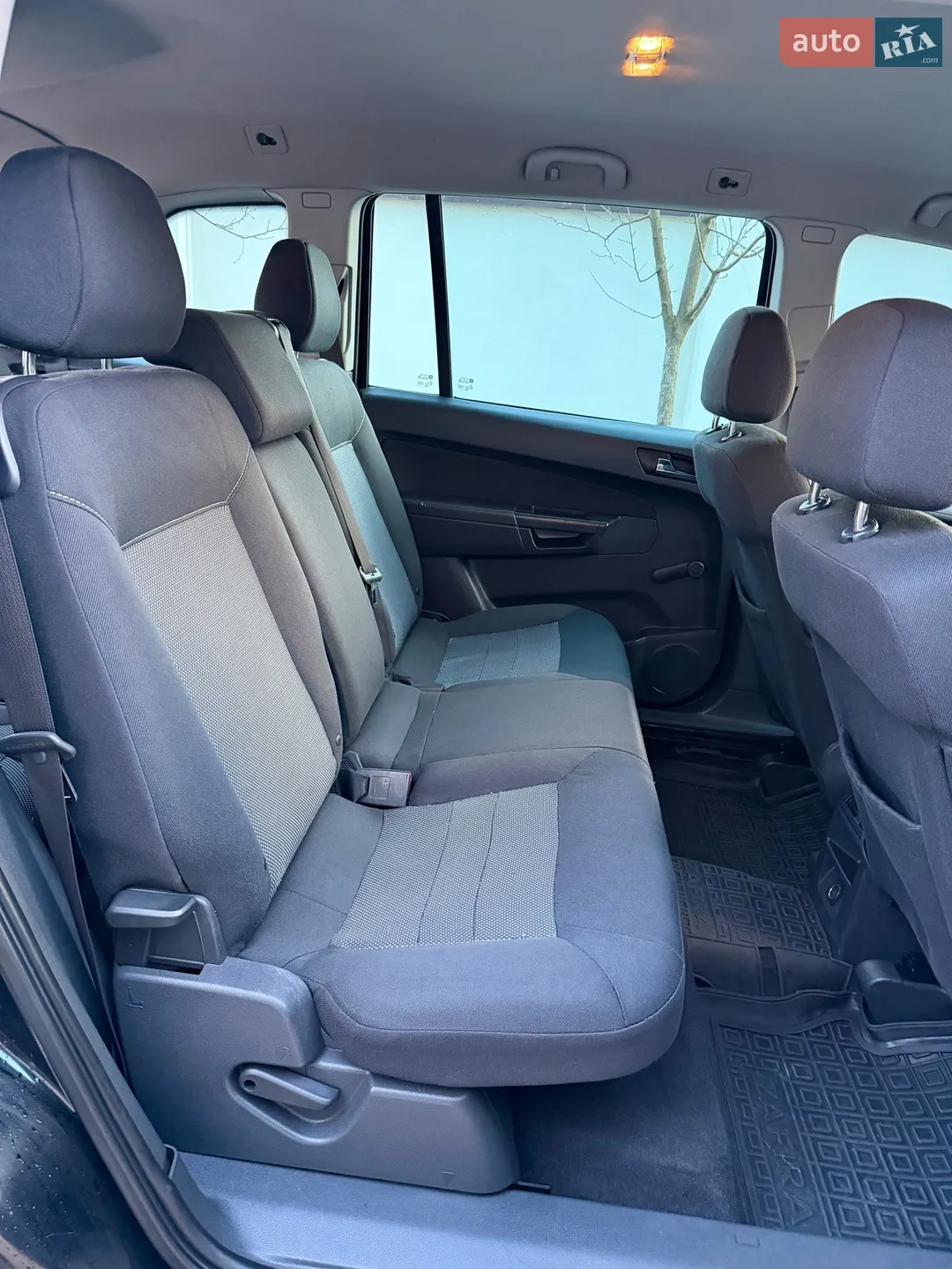 2011 Opel Zafira - мініатюра 32