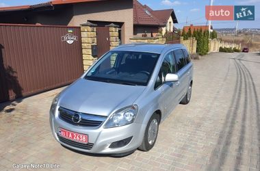 Минивэн Opel Zafira 2011 в Ровно
