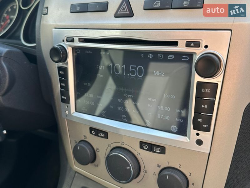 Минивэн Opel Zafira 2009 в Хороле