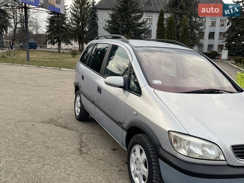 Минивэн Opel Zafira 2002 в Глыбокой