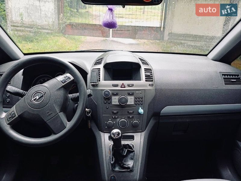 Минивэн Opel Zafira 2007 в Луцке