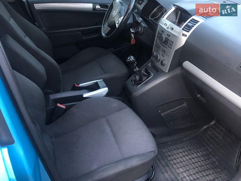 Минивэн Opel Zafira 2006 в Коцюбинском