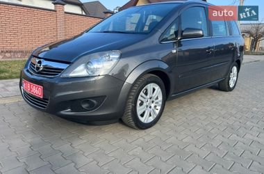 Минивэн Opel Zafira 2009 в Луцке