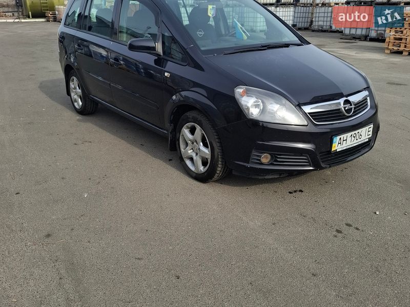 Мінівен Opel Zafira 2007 в Києві