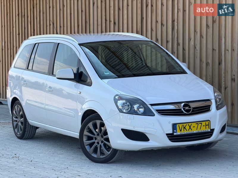 Opel Zafira 2012