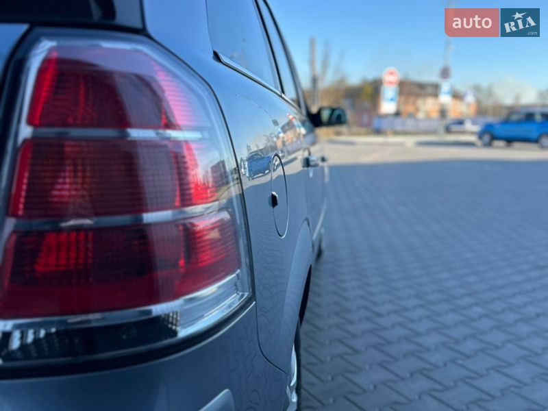 Минивэн Opel Zafira 2006 в Владимире